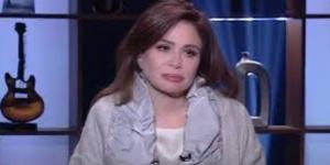 إلهام شاهين تهاجم فنانة محجبة معتزلة..ما السبب؟| فيديو - خبر صح