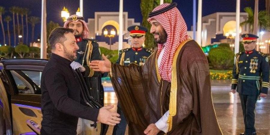 زيلينسكي: جهود ولي العهد السعودي تجعلنا أقرب إلى سلام حقيقي - خبر صح