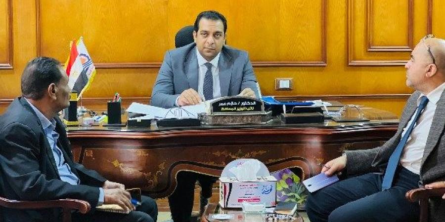 نائب محافظ قنا يستعرض سبل إدارة الأصول غير المستغلة - خبر صح